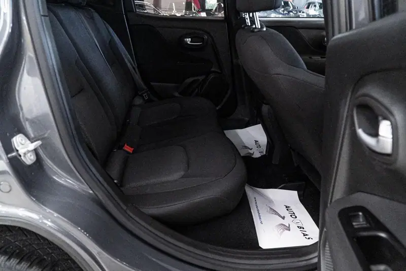 Jeep Renegade — Poza 8