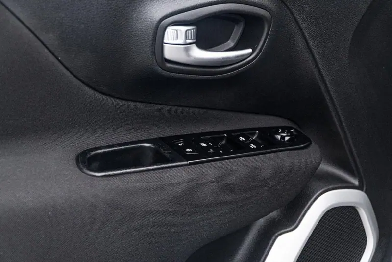 Jeep Renegade — Poza 23