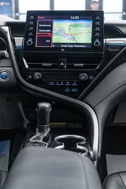 Toyota Camry — Poza 4