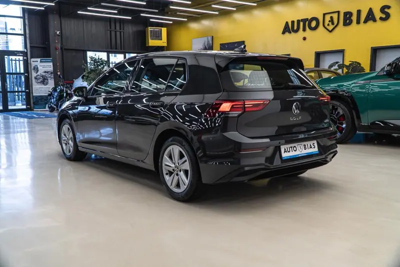 Volkswagen Golf — Poza 5