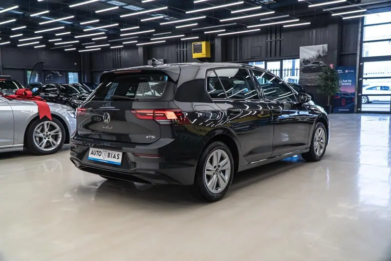 Volkswagen Golf — Poza 7