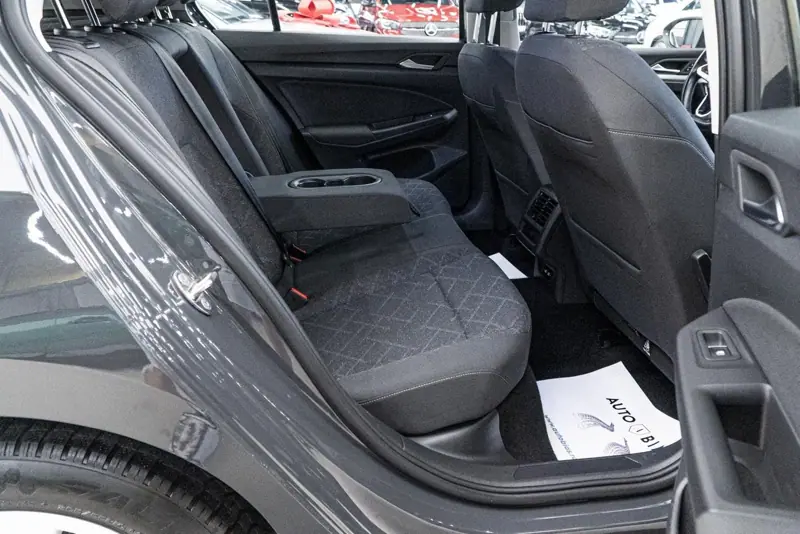 Volkswagen Golf — Poza 8