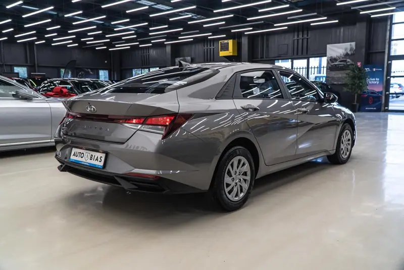 Hyundai Elantra — Poza 7