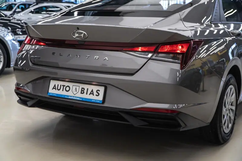 Hyundai Elantra — Poza 13