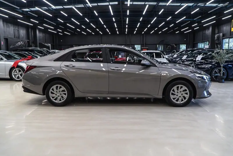 Hyundai Elantra — Poza 19