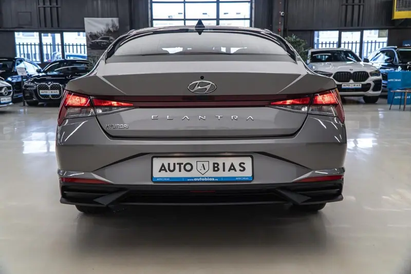 Hyundai Elantra — Poza 25