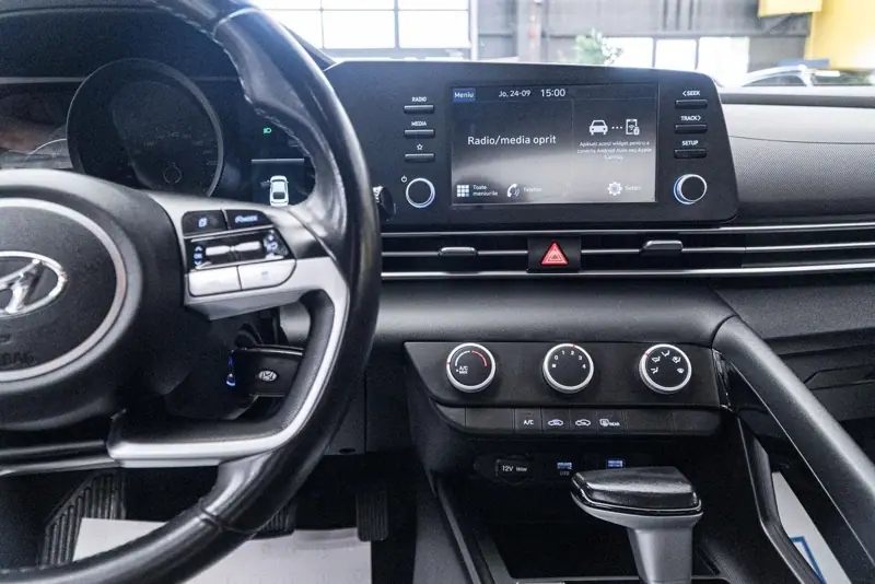 Hyundai Elantra — Poza 39