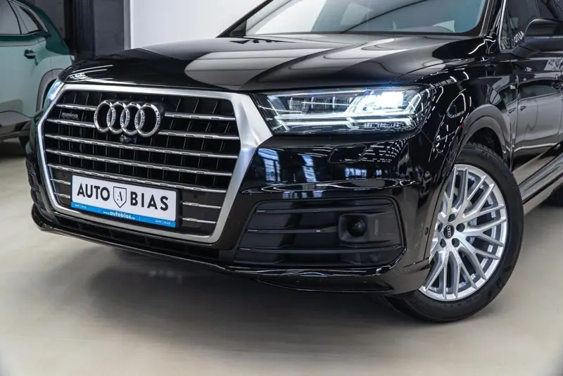 Audi Q7 — Poza 10