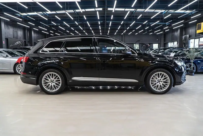 Audi Q7 — Poza 19