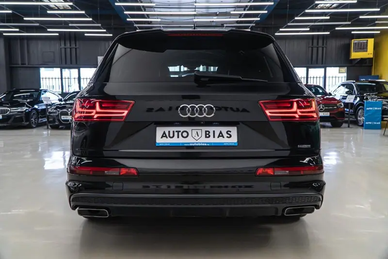 Audi Q7 — Poza 25