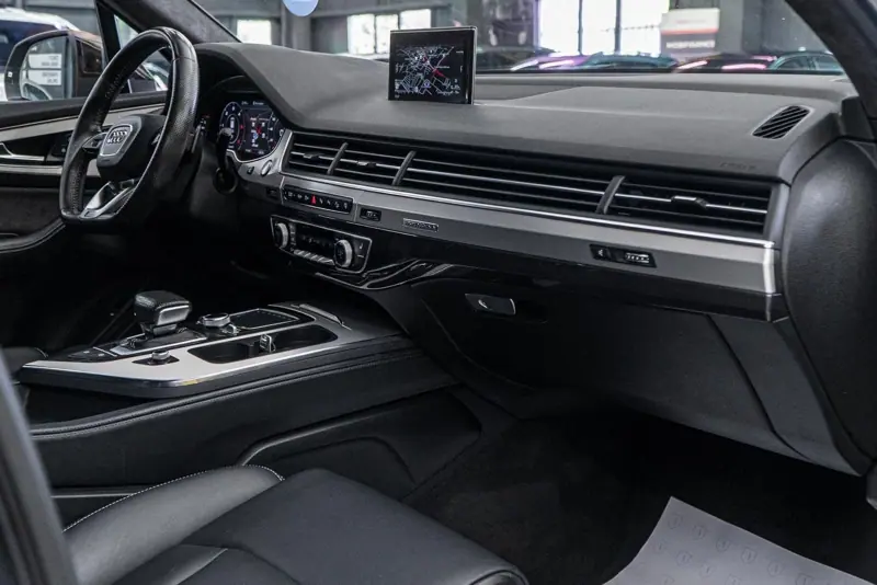 Audi Q7 — Poza 32