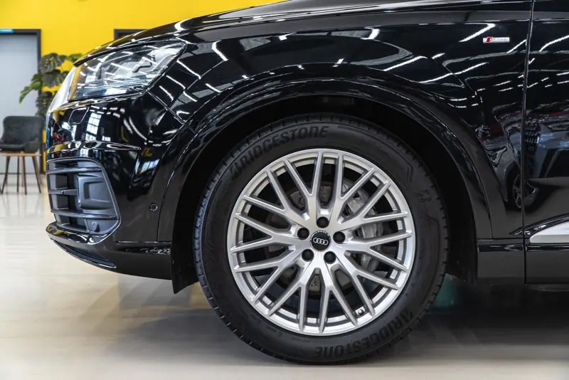 Audi Q7 — Poza 40